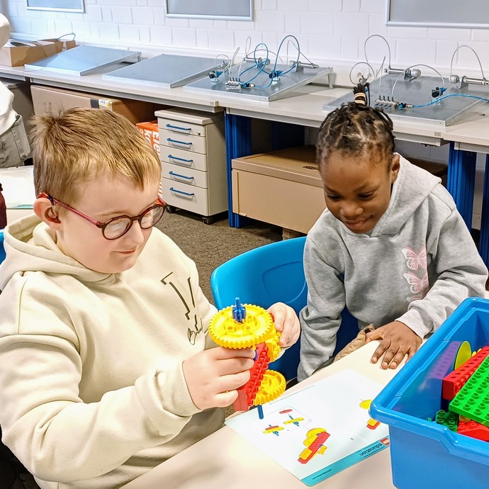 None (vergrößerte Bildansicht wird geöffnet)