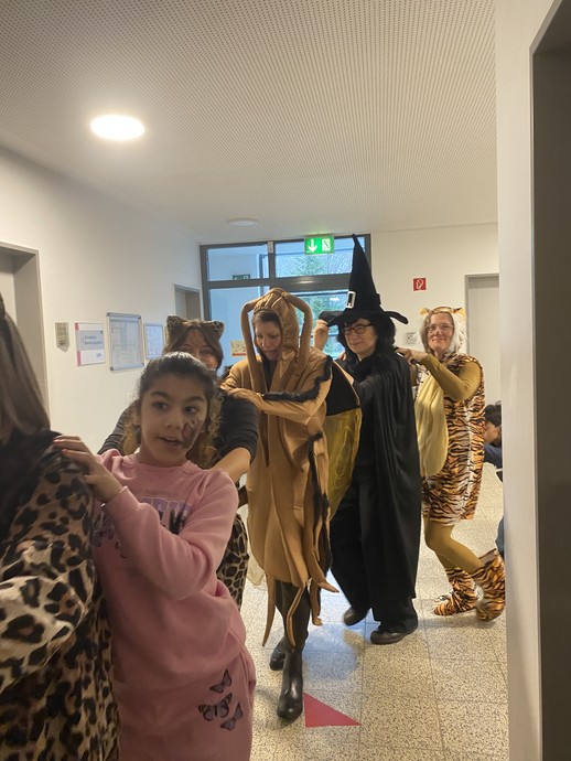 None (vergrößerte Bildansicht wird geöffnet)