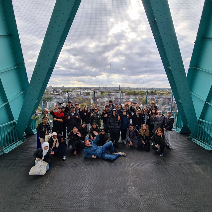 None (vergrößerte Bildansicht wird geöffnet)