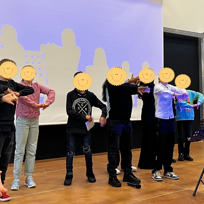 None (vergrößerte Bildansicht wird geöffnet)