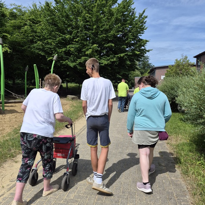 None (vergrößerte Bildansicht wird geöffnet)