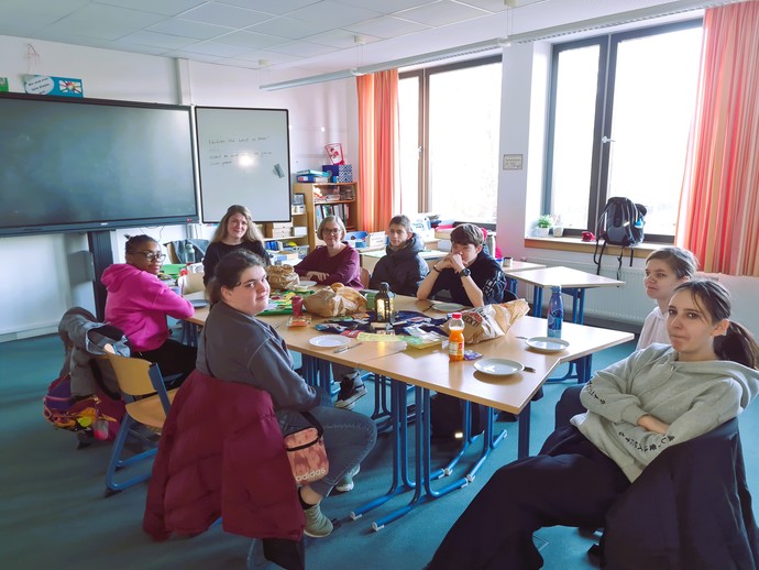 None (vergrößerte Bildansicht wird geöffnet)