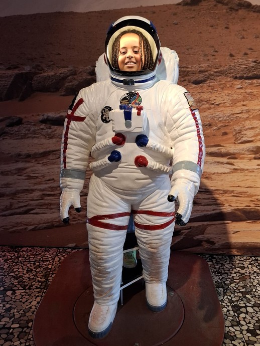 None (vergrößerte Bildansicht wird geöffnet)