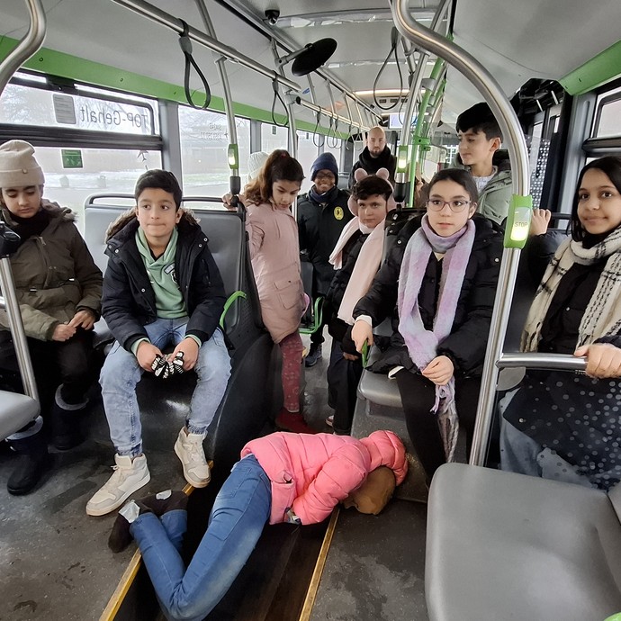 None (vergrößerte Bildansicht wird geöffnet)