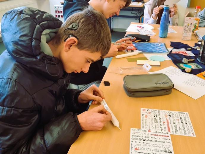 None (vergrößerte Bildansicht wird geöffnet)