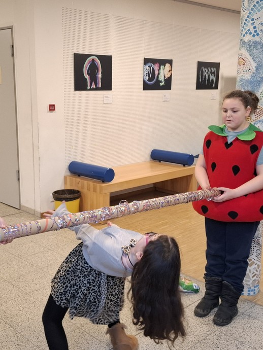 None (vergrößerte Bildansicht wird geöffnet)