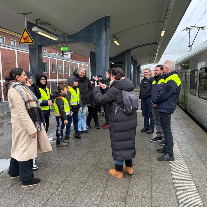 None (vergrößerte Bildansicht wird geöffnet)