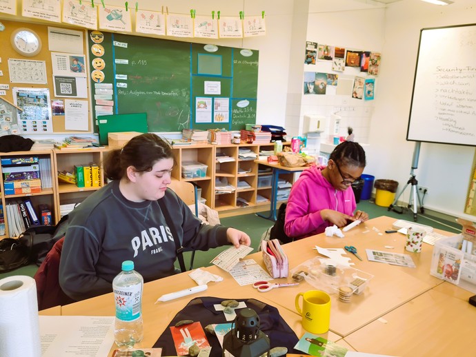 None (vergrößerte Bildansicht wird geöffnet)