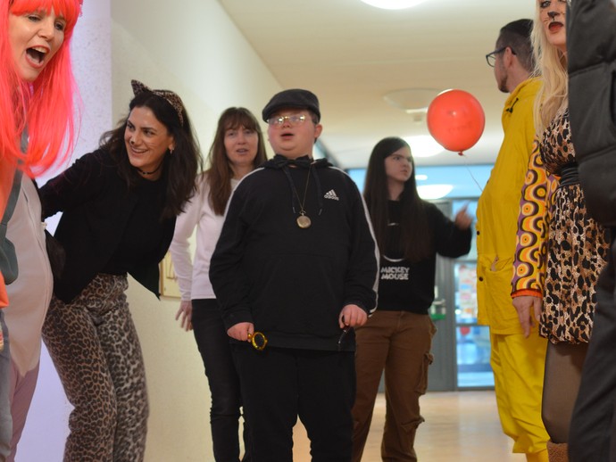 None (vergrößerte Bildansicht wird geöffnet)