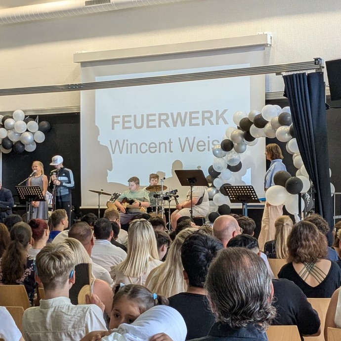 None (vergrößerte Bildansicht wird geöffnet)
