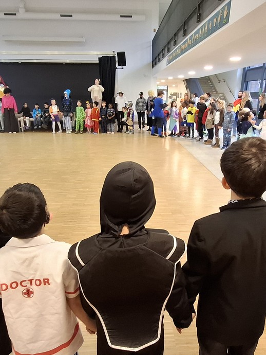 None (vergrößerte Bildansicht wird geöffnet)